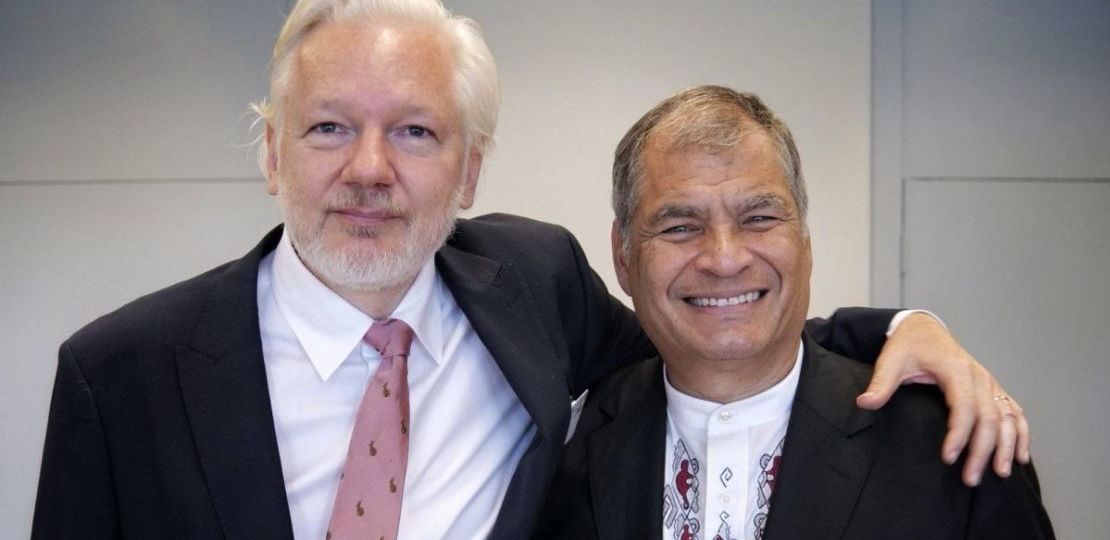 cnne-1761506-assange-correa-foto